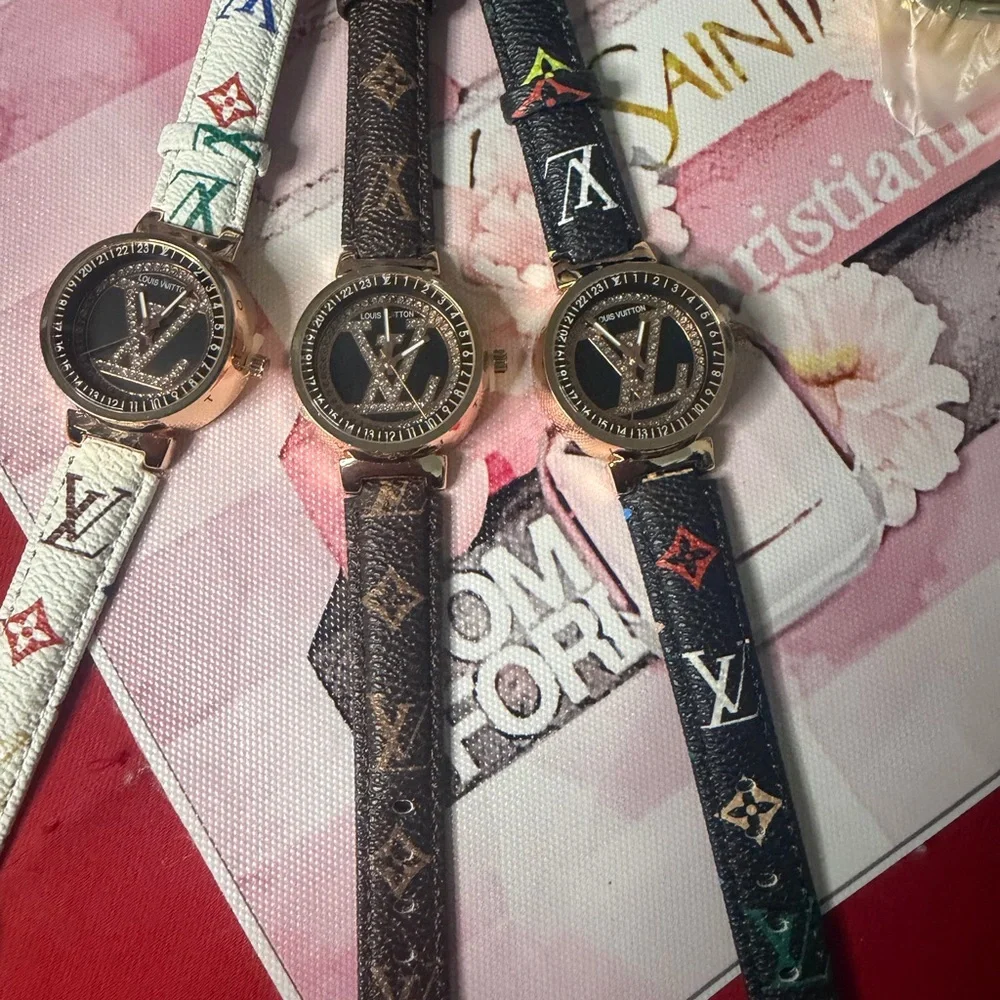 1x Elegant Women's Watch - White, Brown, or Black - Picture 1 of 3